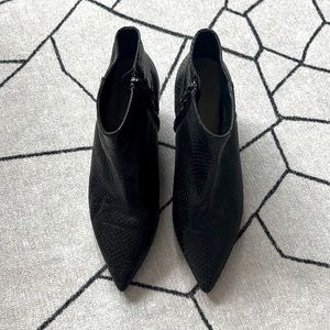 Zara leather pointed boot size 37